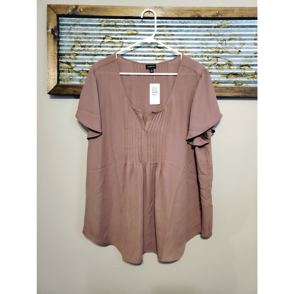 Torrid Dusty Rose Blouse. NWT.